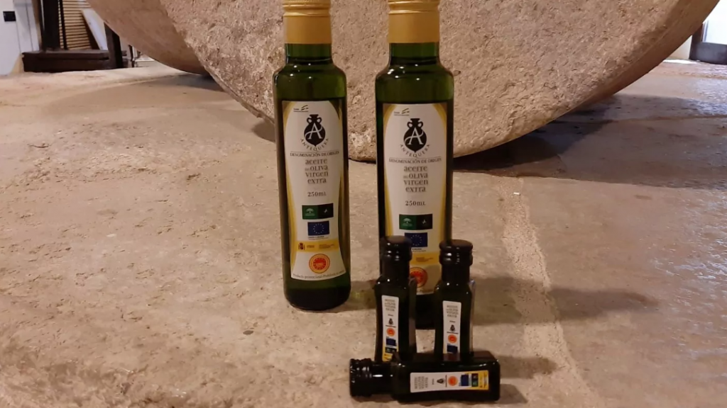 Envases promocionales del aceite de oliva virgen extra DOP Antequera