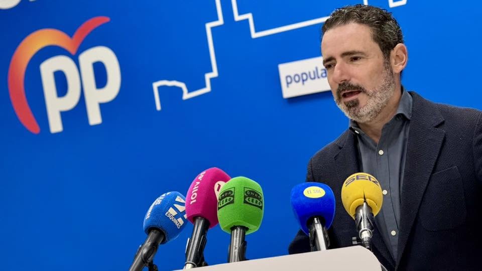 José Ramón Carmona, en la sede del PP de Antequera