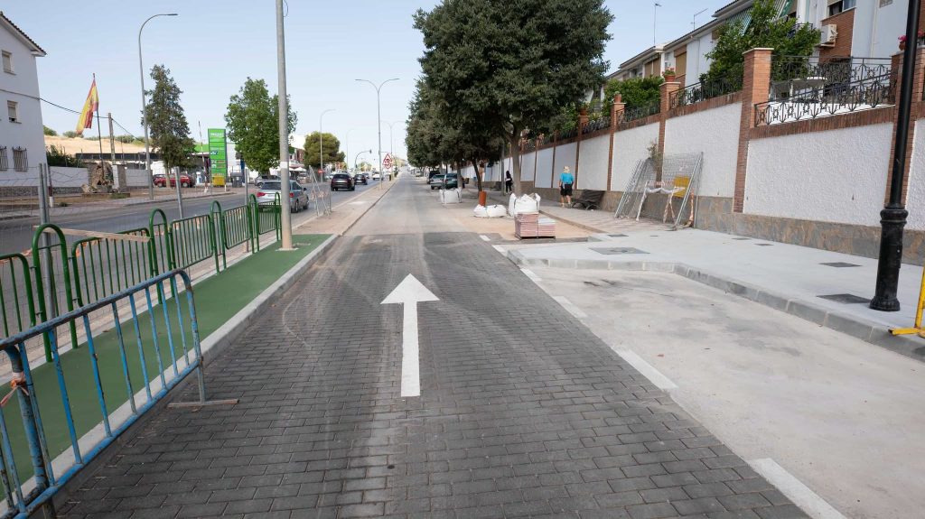 Tramo de la avenida Pablo Picasso de Archidona renovado recientemente