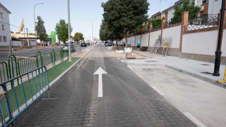 Tramo de la avenida Pablo Picasso de Archidona renovado recientemente