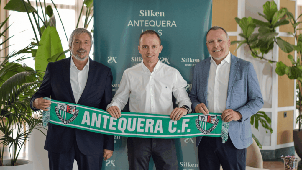 Presentación del acuerdo entre Silken y el Antequera Club de Fútbol
