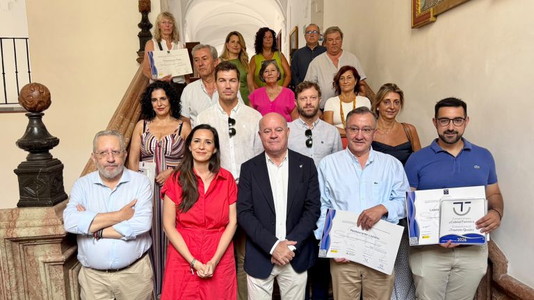 Responsables municipales y representantes de empresas y recursos turísticos reconocidas con el distintivo SICTED