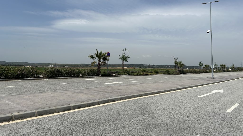 Vial del Puerto Seco de Antequera junto a los terrenos donde se implantará la plataforma logística para Ontime
