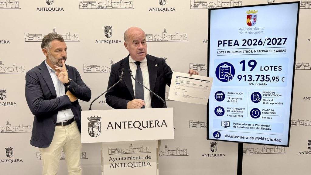 20260825 Manolo Barón, junto a Juan Rosas, en una comparecencia sobre el próximo PFEA en Antequera