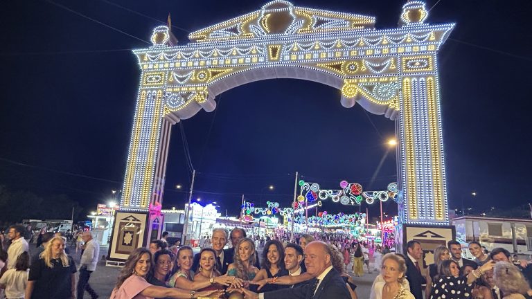 20260819 Encendido de la portada de la Real Feria de Agosto de Antequera