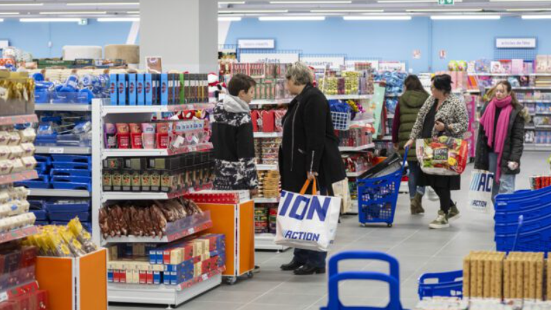 Interior de una tienda Action