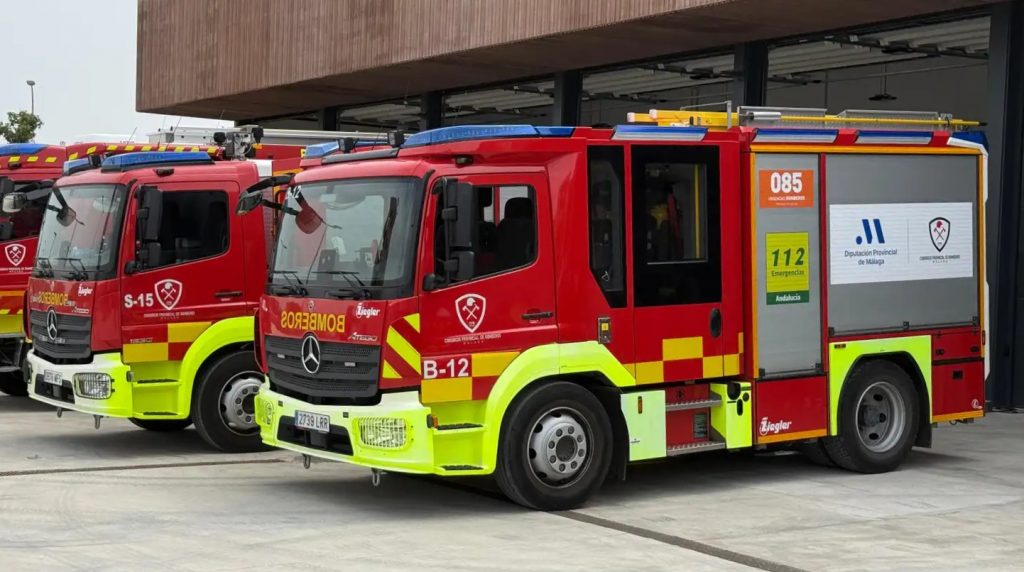 Vehículos del Consorcio Provincial de Bomberos en el parque de Antequera