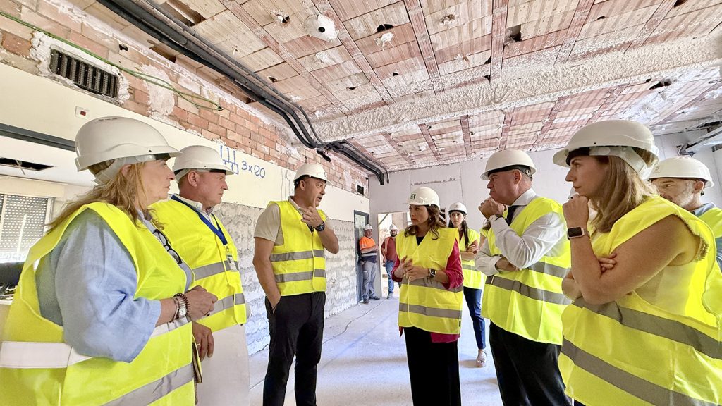 20260924 Visita institucional a las obras para reabrir el antiguo centro de salud de Antequera