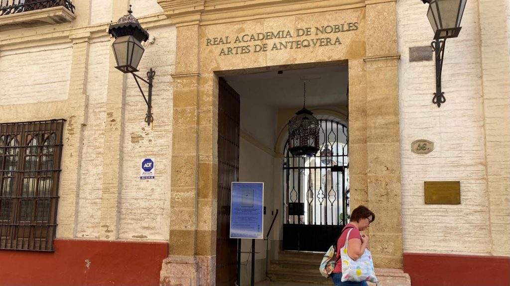 20261013 Entrada de la Real Academia de Nobles Artes de Antequera
