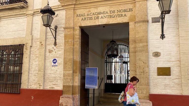 20261013 Entrada de la Real Academia de Nobles Artes de Antequera