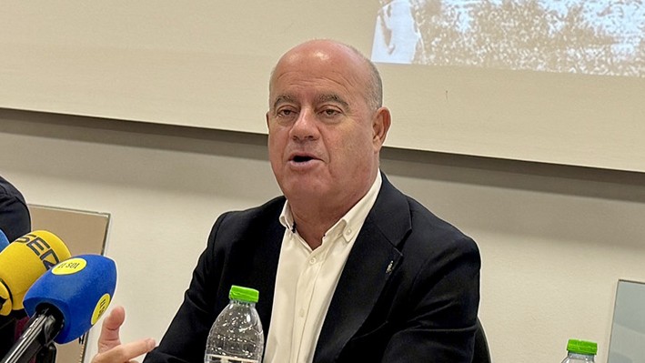 El alcalde Manolo Barón en la presentación del proyecto de gestión del Grupo ISP en el Torcal de Antequera