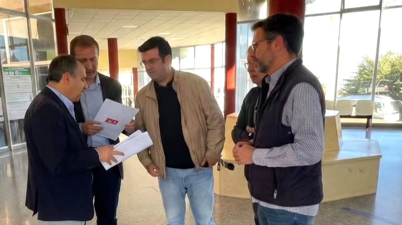 Miembros del PSOE en la Estación de Autobuses de Antequera