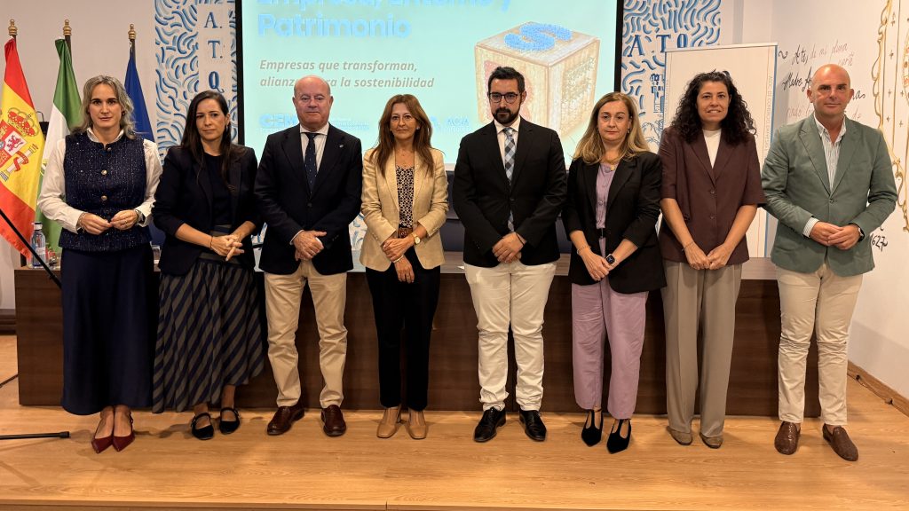 Responsables municipales y de entidades organizadoras del primer Foro RSE Málaga en Antequera