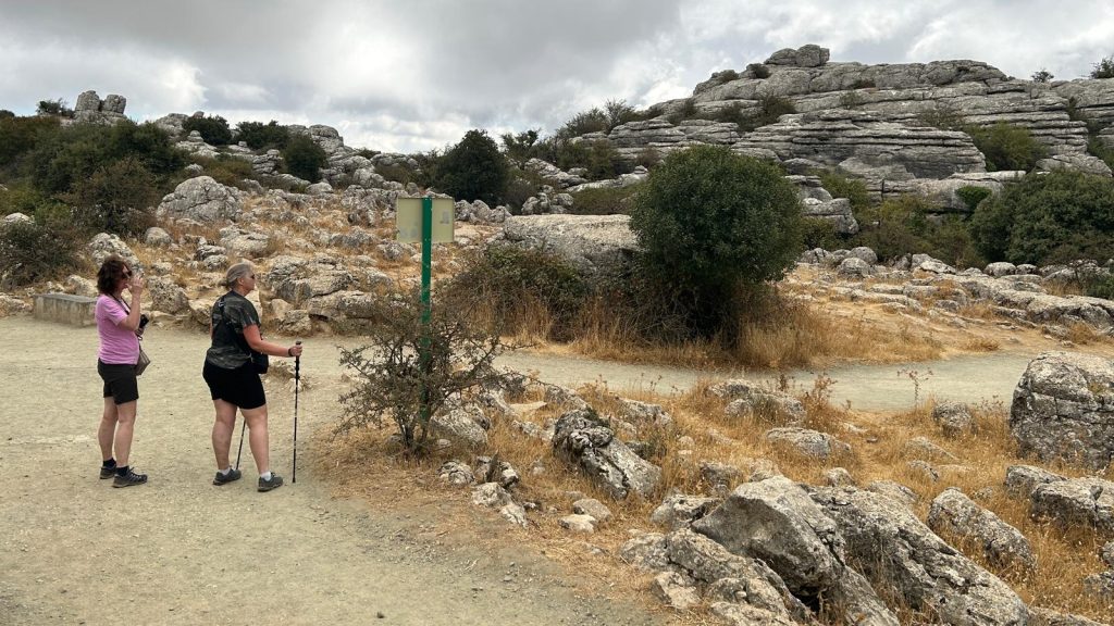Turistas en el Torcal de Antequera