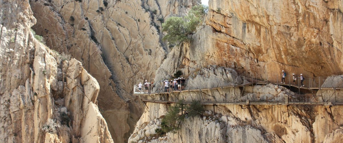 Las pasarelas del Caminito del Rey están construidas sobre el antiguo sendero